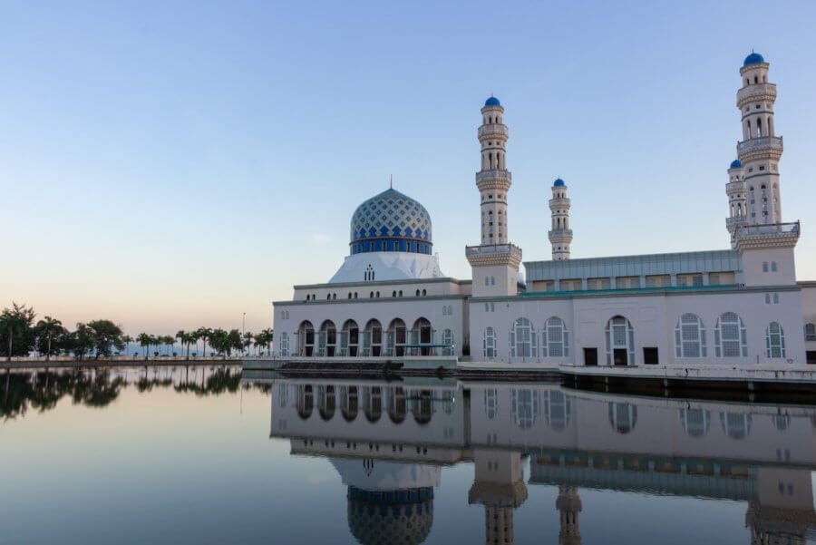 Mosque in Kota Kinabalu-reasons to visit Malaysia