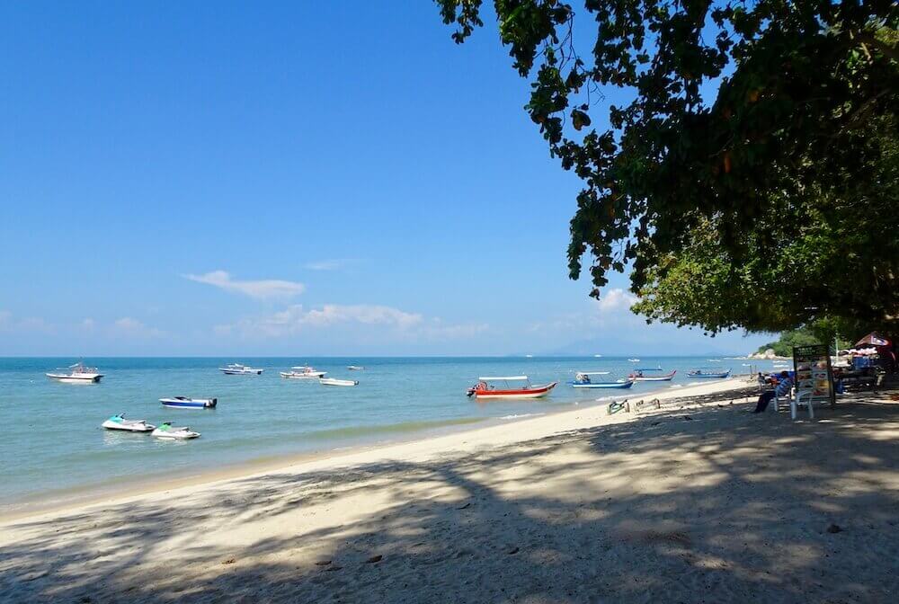 lone pine hotel beach