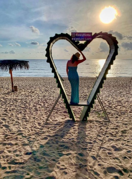 me standing in a heart on the beach:short getaway in malaysia