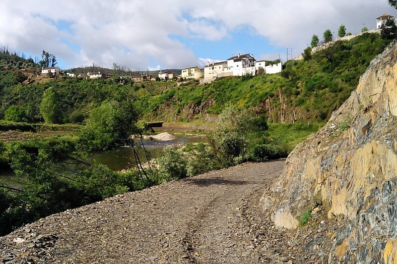 Moura Morta, Portugal