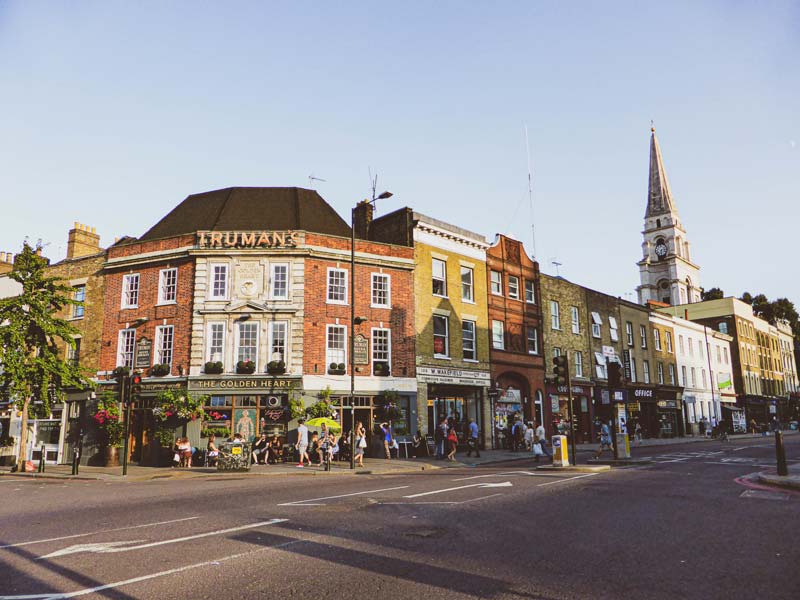 Beautiful buildings of Shoreditch London. Reasons to move to another country