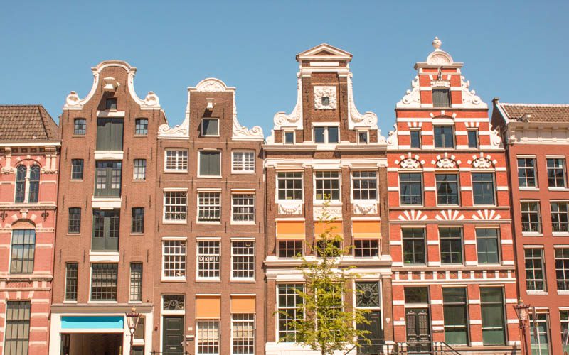 beautiful buildings in Amsterdam: reasons to move to another country
